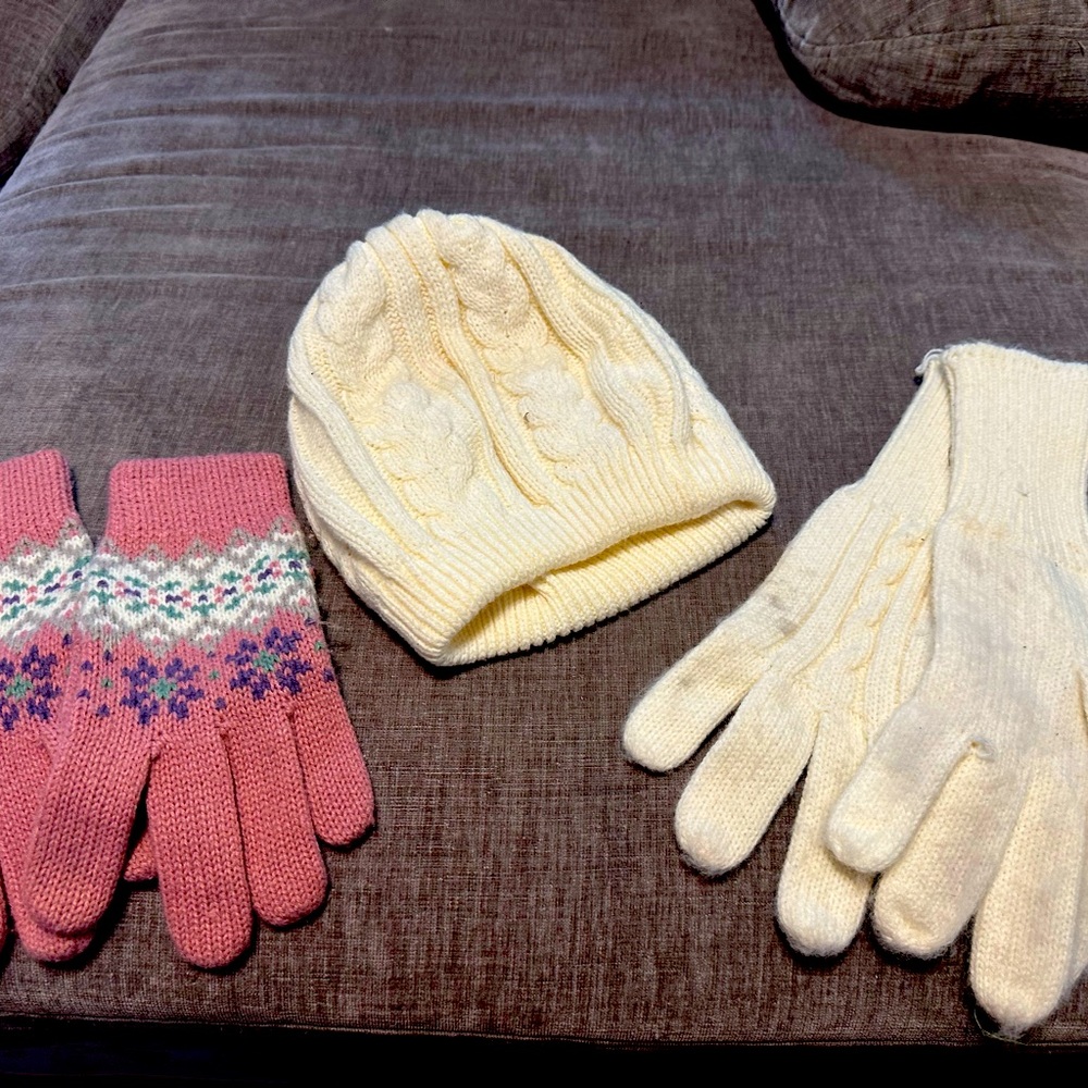 Beanie and gloves, winter hat and gloves